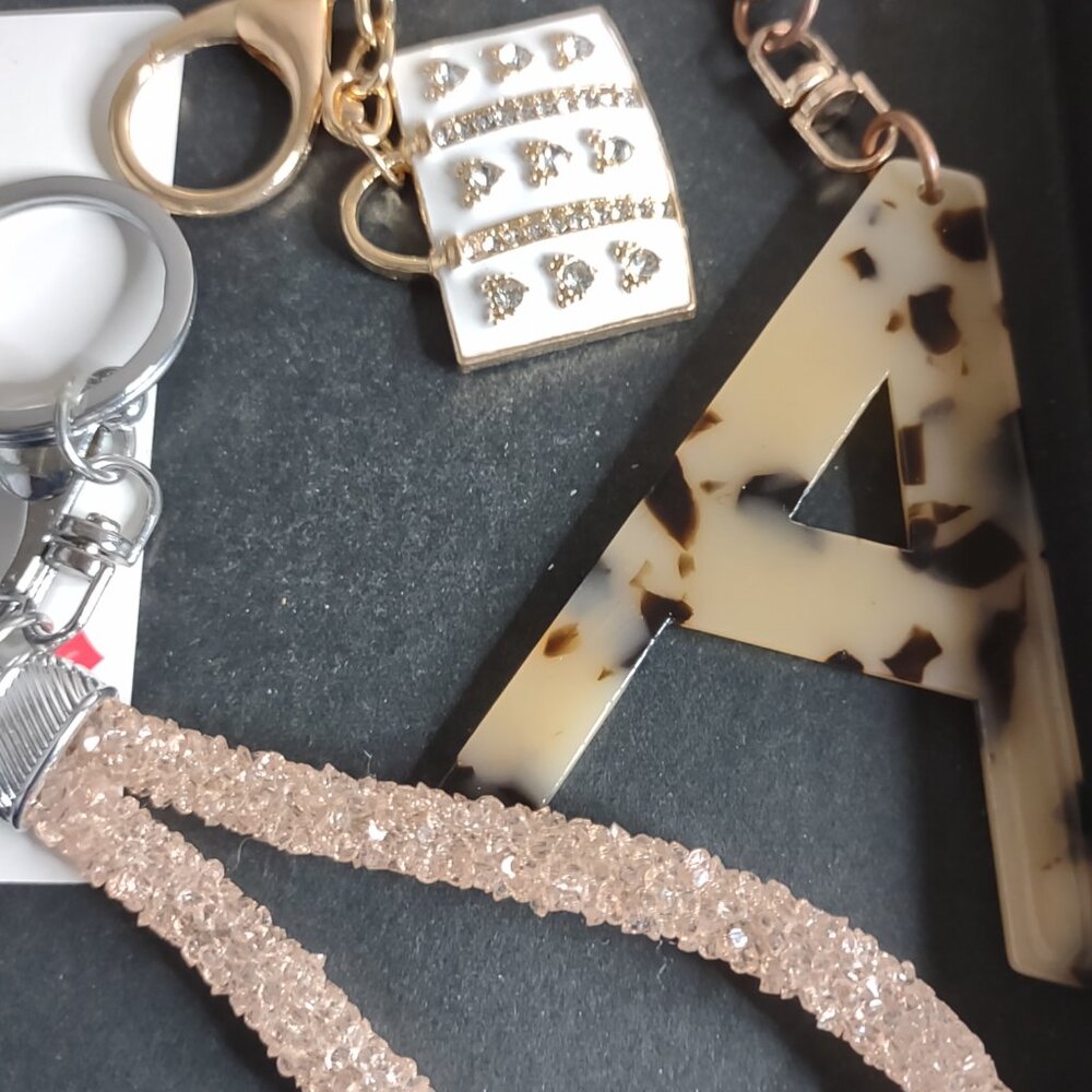 Lot Of 6 Pretty Keychains - Picture 7 of 8